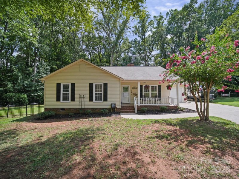 713 Hickory Hill Court