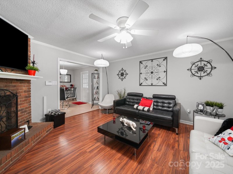 Property image 5 of 713 Hickory Hill Court in Gardner Woods, Gastonia, NC 28054