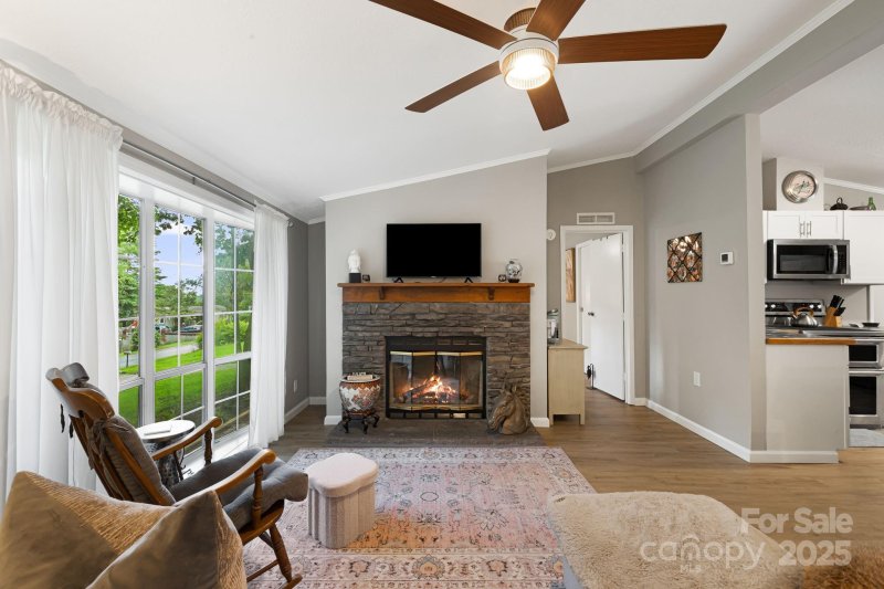 Property image 4 of 20 Timbers Edge Lane in Mountain Shadows, Fairview, NC 28730