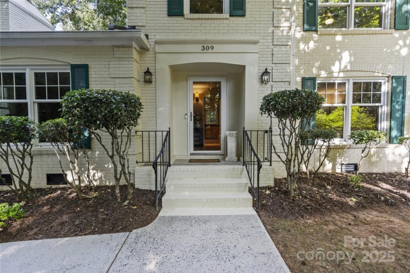 Property image 2 at 309 Morning Dale Road, Matthews, NC 28105