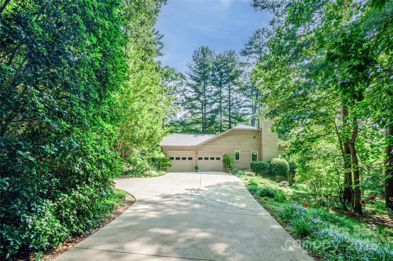 Property image 2 of 35 Tall Pines Road in Tall Pines, Hendersonville, NC 28739