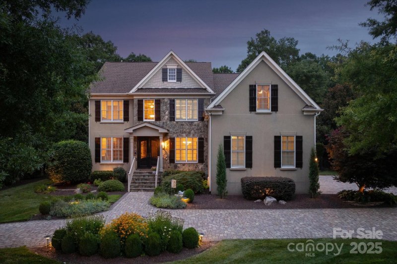 5016 Groves Edge Lane