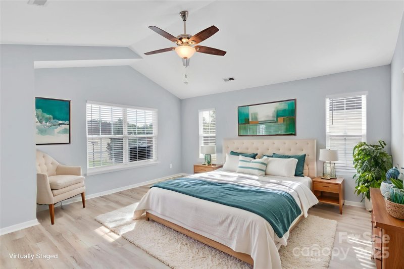 Property image 2 of 12116 Honor Guard Avenue in Oakbrooke, Charlotte, NC 28277