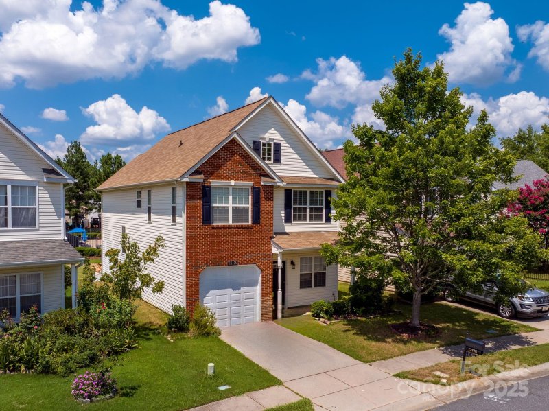 Property image 5 of 12116 Honor Guard Avenue in Oakbrooke, Charlotte, NC 28277