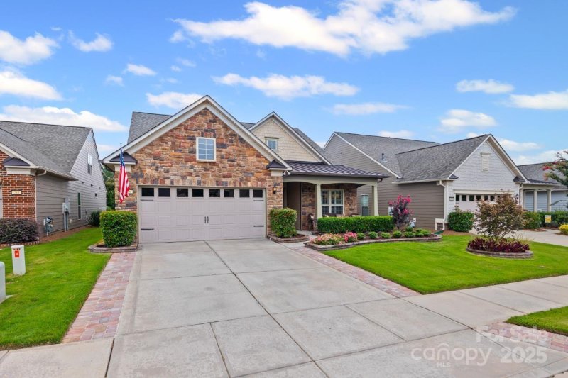 Property image 2 of 276 Grovefield Drive in Carolina Orchards, Fort Mill, SC 29715