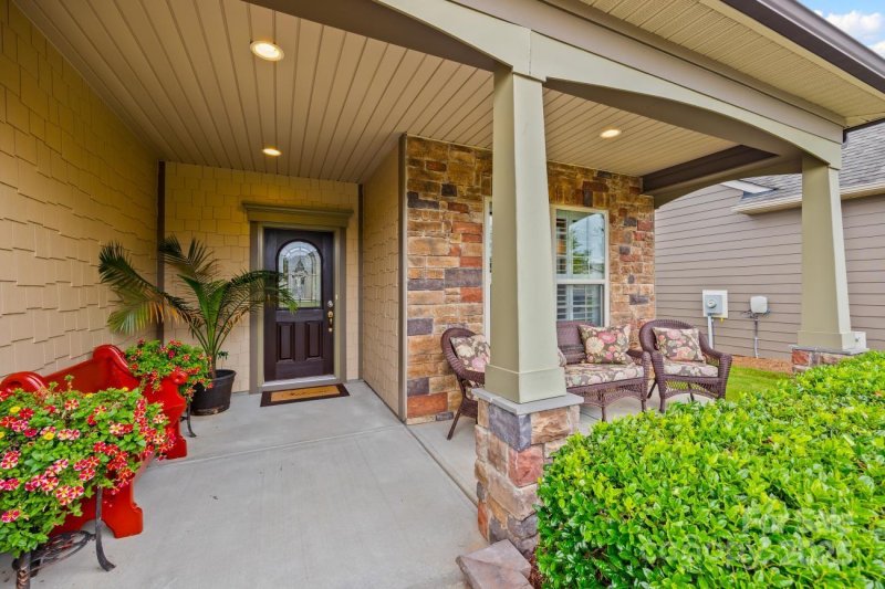 Property image 4 of 276 Grovefield Drive in Carolina Orchards, Fort Mill, SC 29715