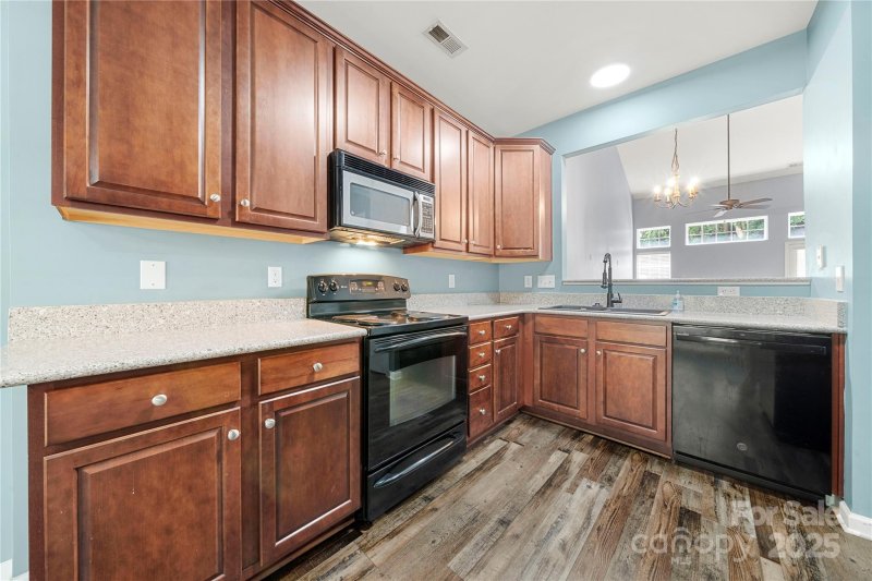 Property image 2 at 1883 Lookout Lane, Gastonia, NC 28054