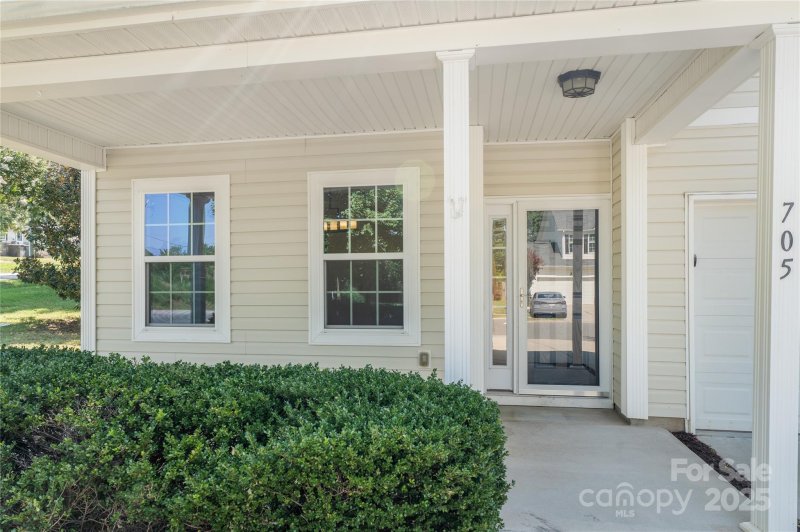 Property image 3 of 705 Jones Branch Drive in Jones Branch, Fort Mill, SC 29715
