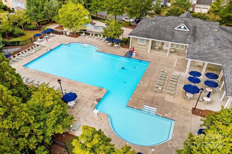 Property image 3 of 15879 Sharon Dale Drive in Summers Walk, Davidson, NC 28036