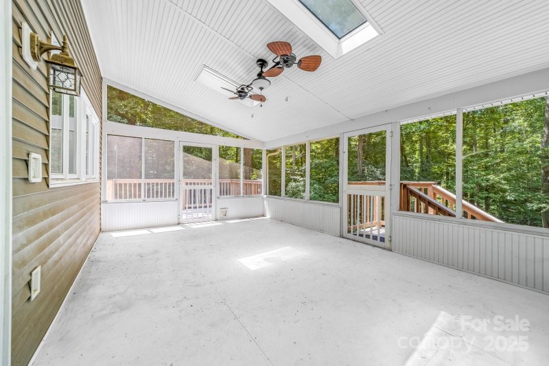 Property image 5 of 512 Saint Cloud Drive in Shannon Acres, Statesville, NC 28625