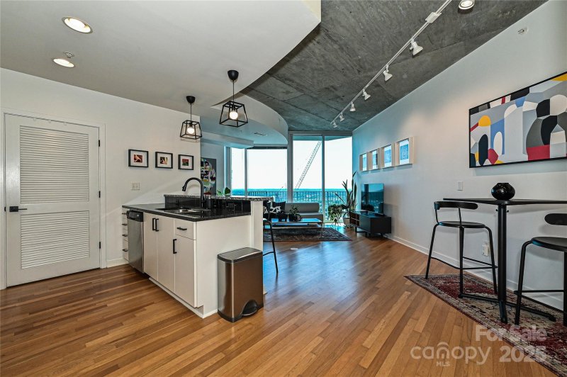 Property image 3 at 210 N Church Street, Charlotte, NC 28202