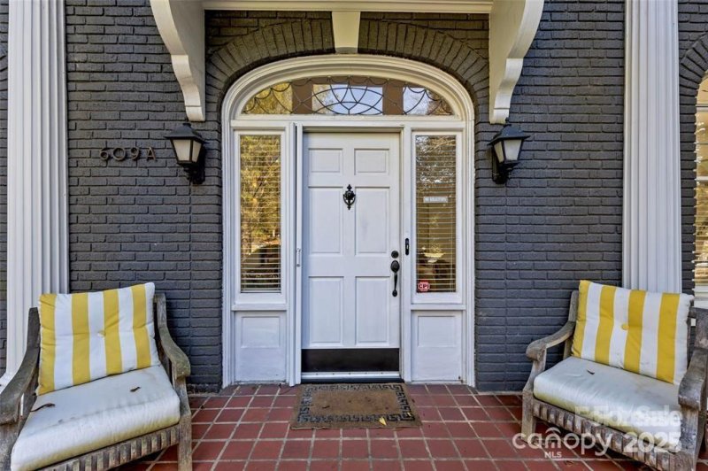 Property image 4 at 609 Queens Road, Charlotte, NC 28207