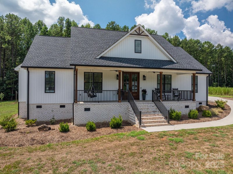 Property image 3 of 5182 Star Magnolia Court in Magnolia, Clover, SC 29710