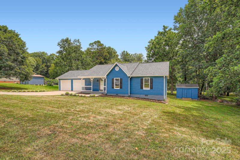 Property image 2 at 1276 Hidden Creek Circle, Hickory, NC 28602