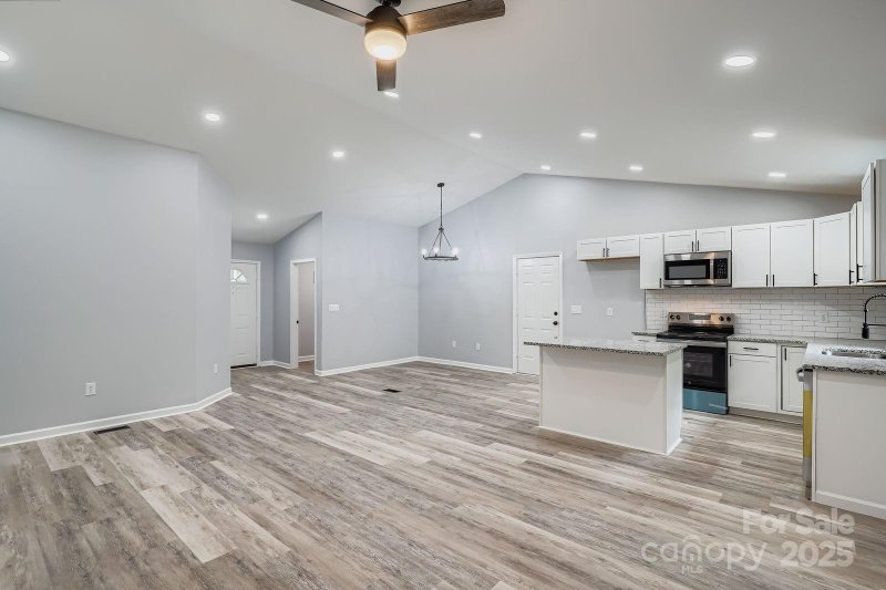 Property image 4 at 1276 Hidden Creek Circle, Hickory, NC 28602