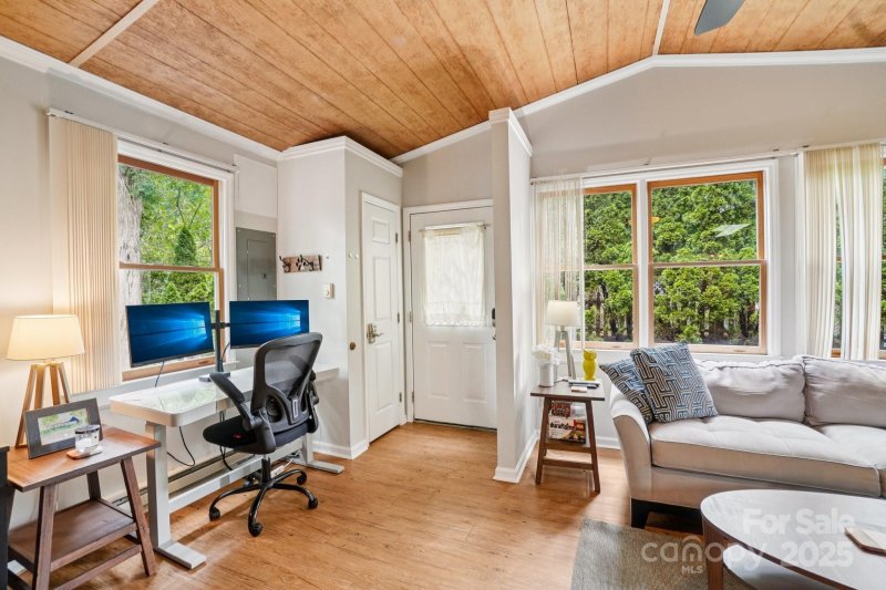 Property image 5 of 15 Pinewood Road in Homeland Park, Asheville, NC 28805