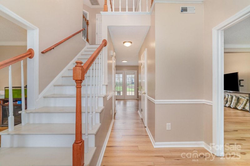 Property image 5 at 8308 Woodford Bridge Drive, Charlotte, NC 28216