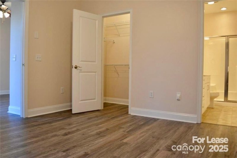 Property image 4 of 1310 Kenilworth Avenue in Dilworth, Charlotte, NC 28203