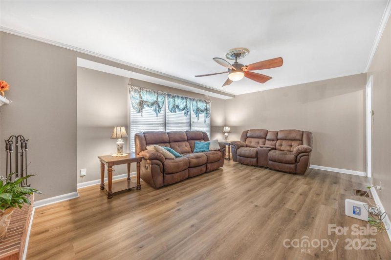 Property image 3 of 104 Lakeview Drive in Forest Hills, York, SC 29745