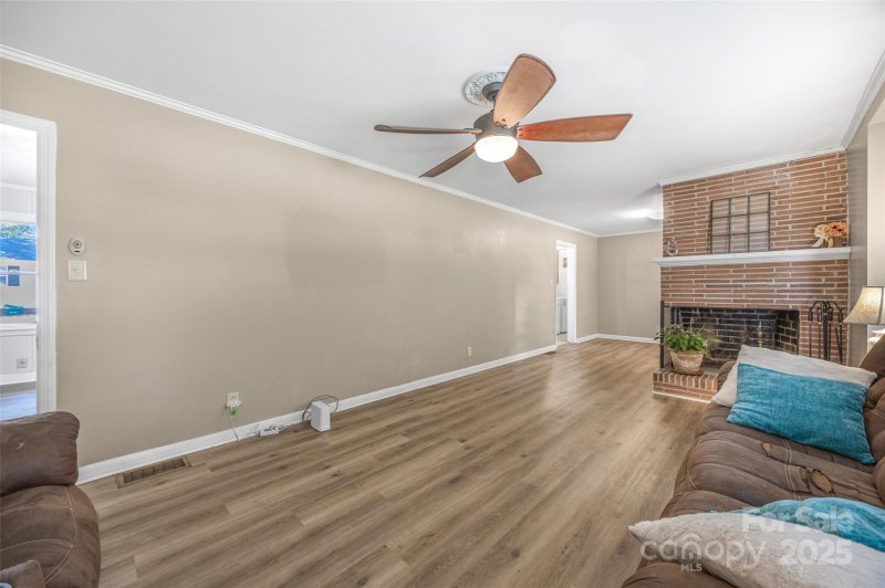 Property image 5 of 104 Lakeview Drive in Forest Hills, York, SC 29745