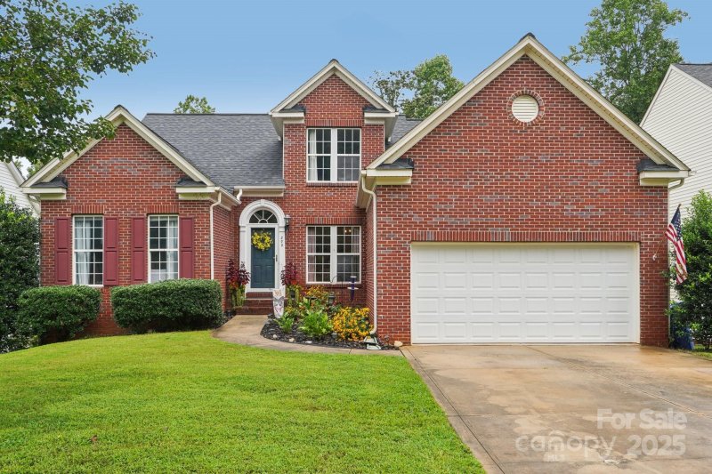 Property image 2 of 202 Winterbell Drive in Cherry Grove, Mooresville, NC 28115