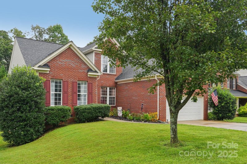 Property image 4 of 202 Winterbell Drive in Cherry Grove, Mooresville, NC 28115