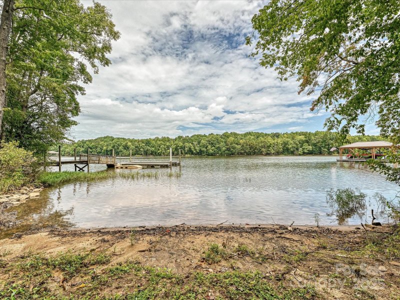 Property image 3 of 11902 Mountain Crest Circle in Mountain Point, Charlotte, NC 28216