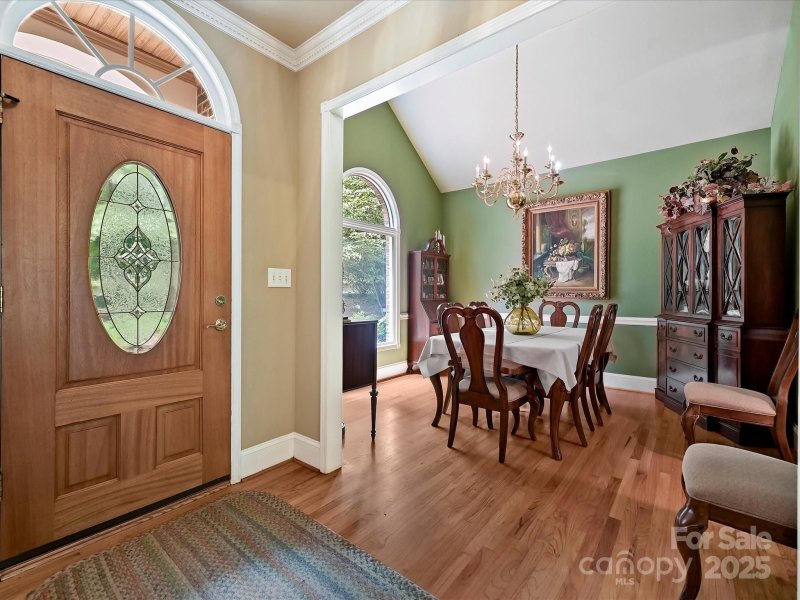 Property image 4 of 11902 Mountain Crest Circle in Mountain Point, Charlotte, NC 28216