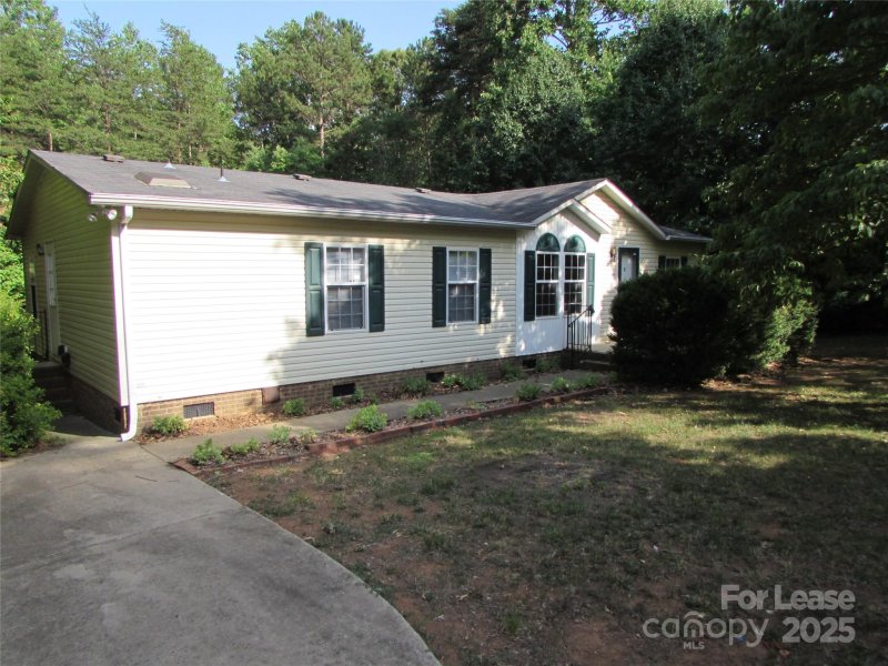 Property image 2 at 293 Sailwinds Road, Mooresville, NC 28115