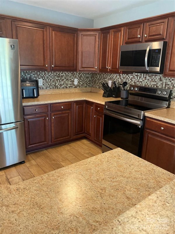 Property image 4 of 223 Bluegill Lane in Poplar Ridge, Statesville, NC 28625