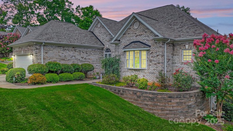 Property image 2 at 49 Scenic Ridge Drive, Hickory, NC 28601