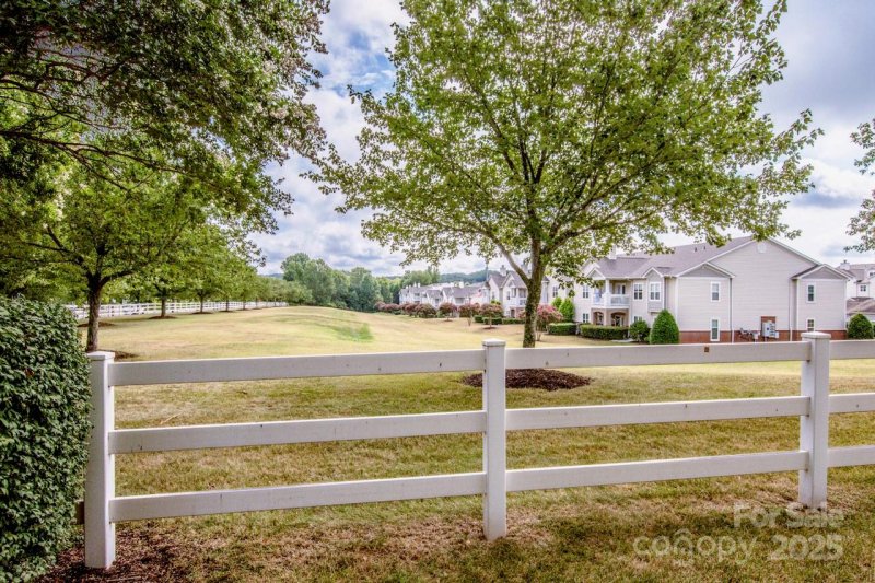 Property image 2 of 17151 Doe Valley Court in Alexander Chase, Cornelius, NC 28031
