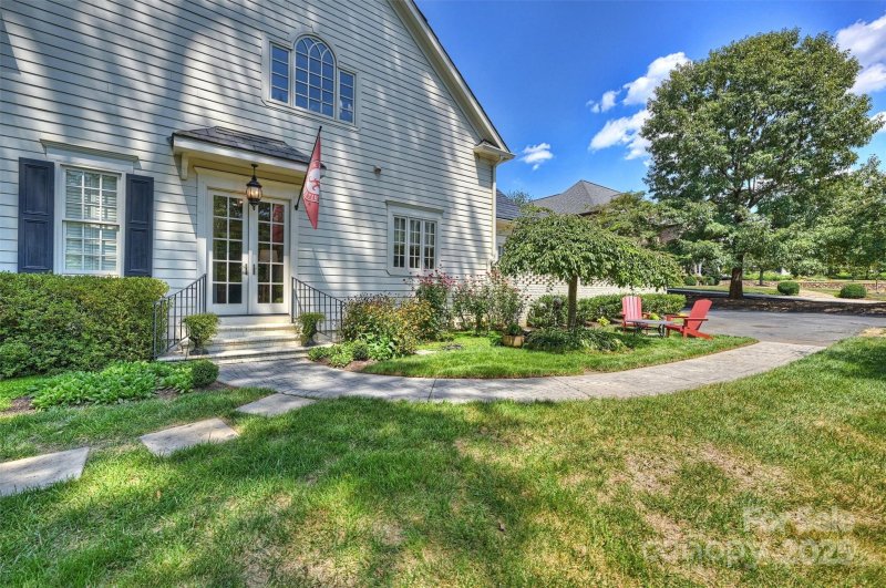 Property image 3 of 1869 Queens Road in Myers Park, Charlotte, NC 28207
