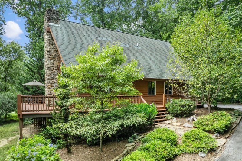 Property image 3 of 19 Mountain Brook Drive in Mountain Brook, Candler, NC 28715