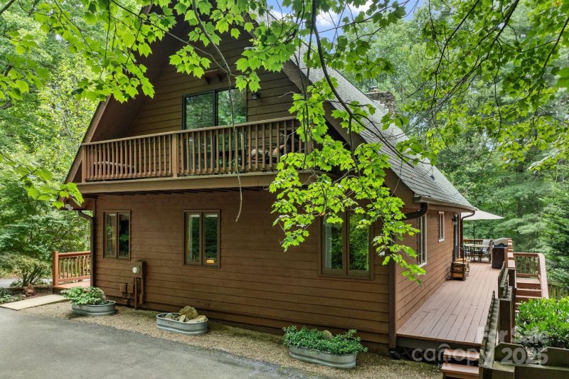 Property image 4 of 19 Mountain Brook Drive in Mountain Brook, Candler, NC 28715