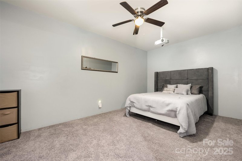 Property image 3 of 820 Pecan Tree Lane in Oakland Pointe, Fort Mill, SC 29715