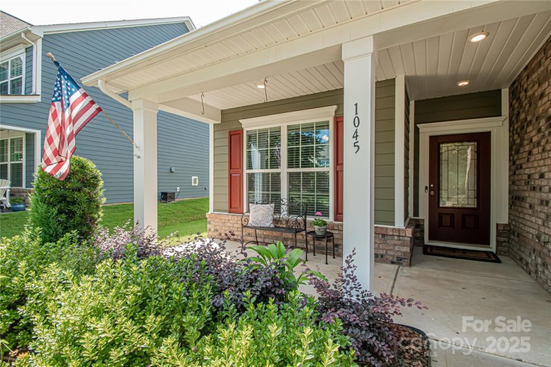 Property image 2 of 1045 Princeton Drive in The Retreat at Rayfield, Indian Land, SC 29707
