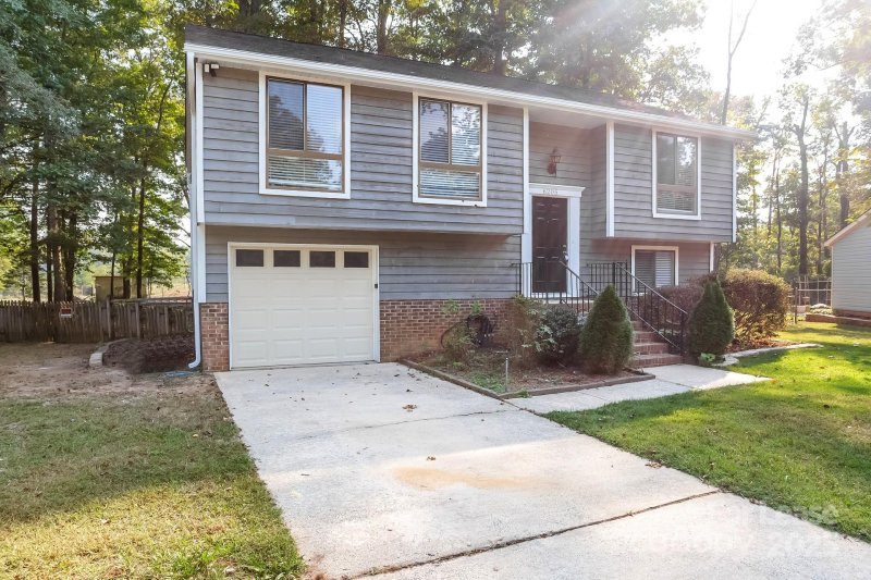 Property image 3 at 6205 Judas Tree Lane, Charlotte, NC 28227