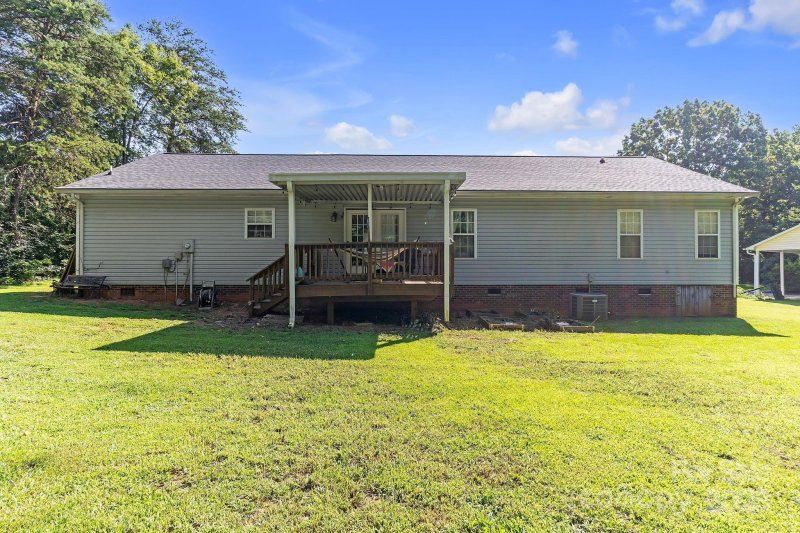 Property image 4 of 4584 Cherokee Drive in Creekside Village, Maiden, NC 28650