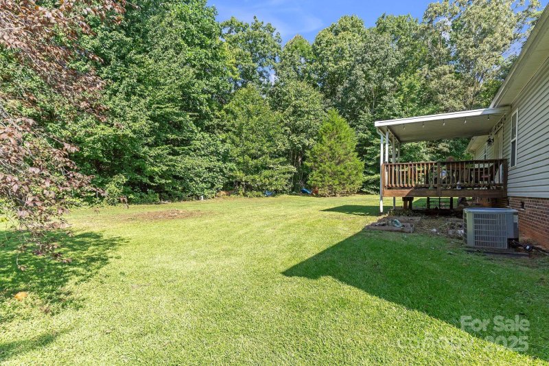 Property image 5 of 4584 Cherokee Drive in Creekside Village, Maiden, NC 28650