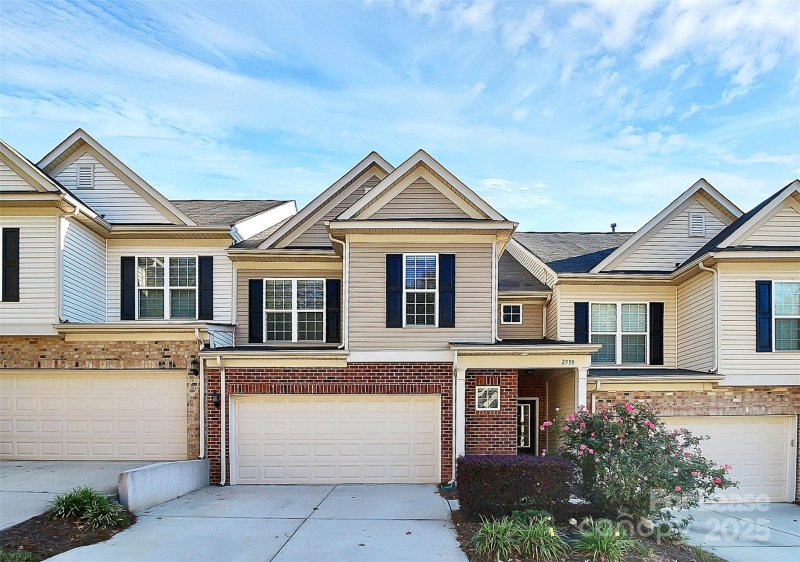 2559 Royal York Avenue