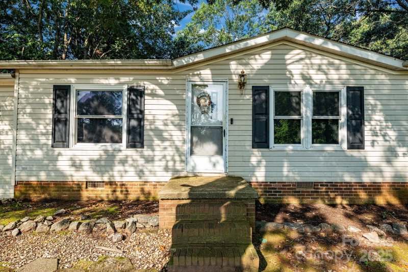 Property image 4 at 3411 Stony Brook Circle, Newton, NC 28658