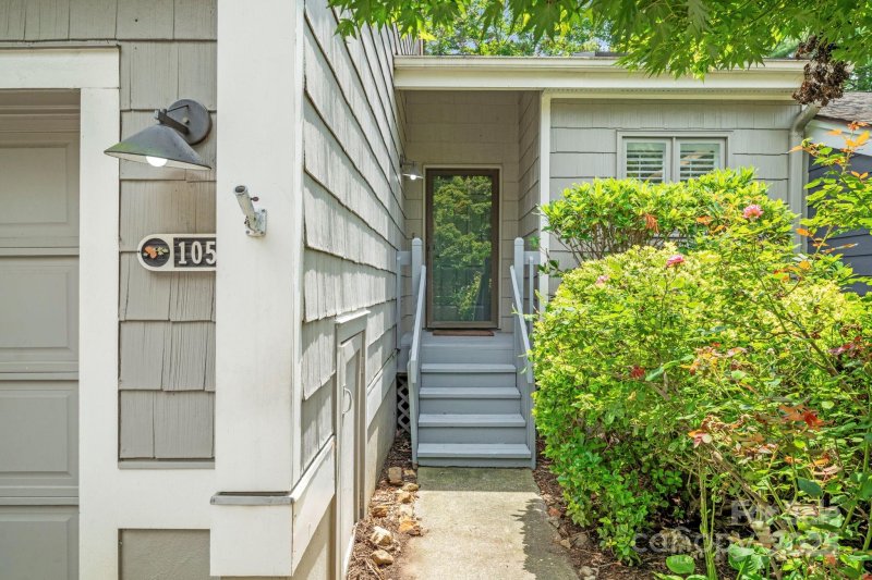 Property image 2 of 105 Beaver Ridge Road in Belvedere, Asheville, NC 28804