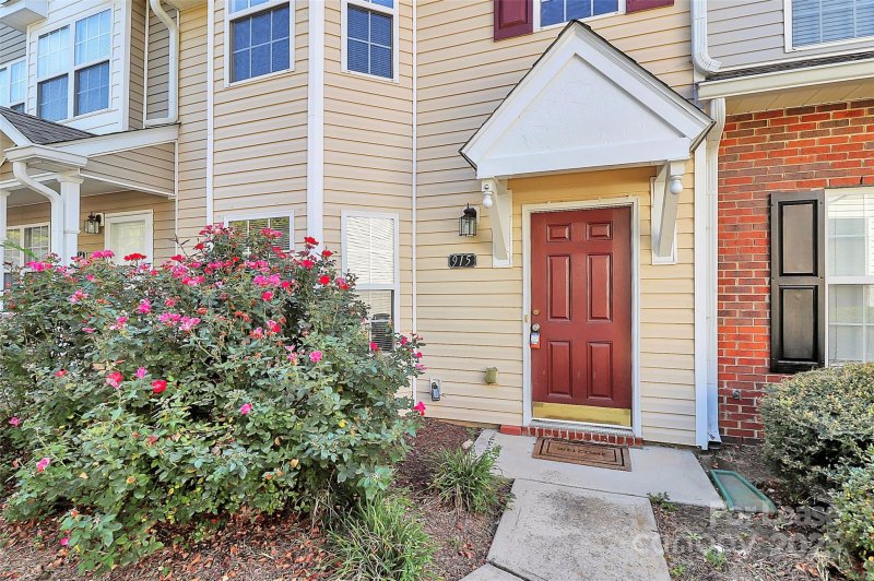 Property image 2 of 915 Par One Court in Cole Creek, Fort Mill, SC 29715
