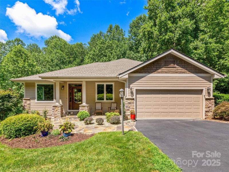 547 Pinnacle Peak Lane