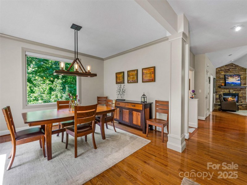 Property image 5 of 547 Pinnacle Peak Lane in Kenmure, Flat Rock, NC 28731