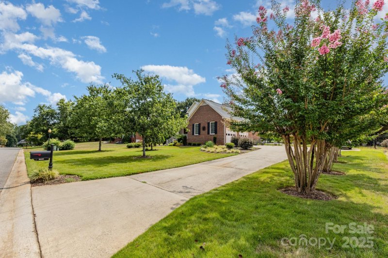 Property image 3 of 2620 Tralee Drive in Waterford Green, Gastonia, NC 28056