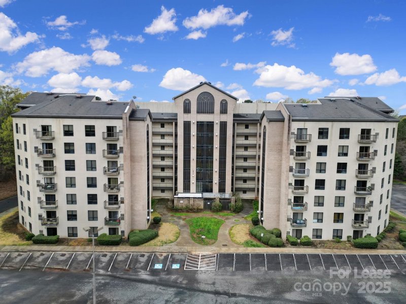 211 Heritage Boulevard