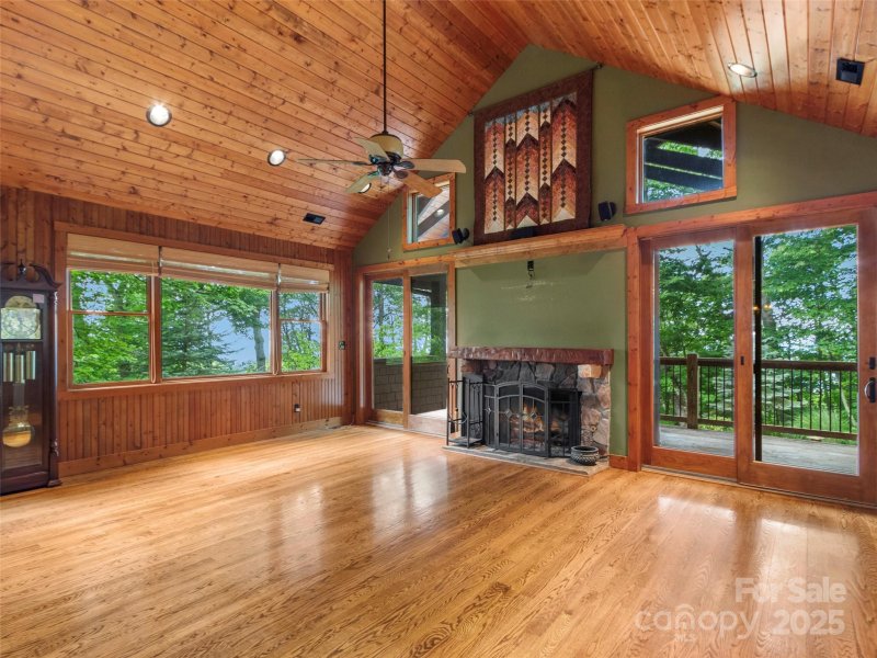 Property image 4 of 321 Sunset Point Road in Mountain Air, Burnsville, NC 28714