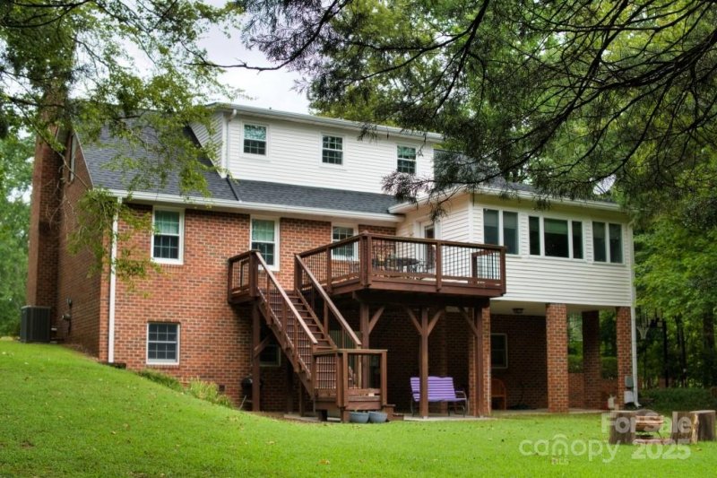 Property image 3 of 444 Lakeview Drive in Valhalla, Harrisburg, NC 28075